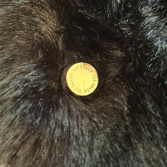 Ted Baker reversible black faux fur scarf NWOT - Picture 11 of 15